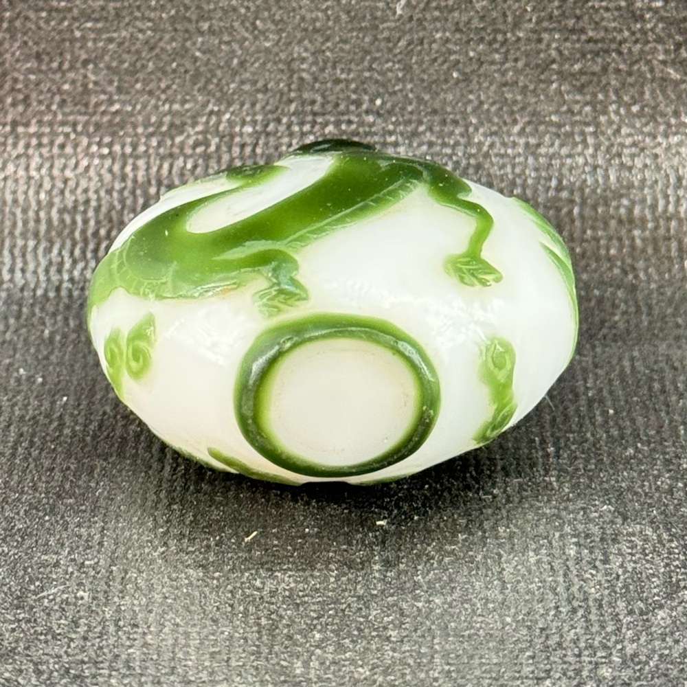 Vintage/Antique Chinese Overlay Glass Snuff Bottle Green Dragon - Picture 4 of 7